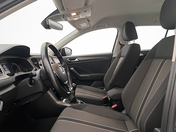 Volkswagen T-Roc 11 of 30