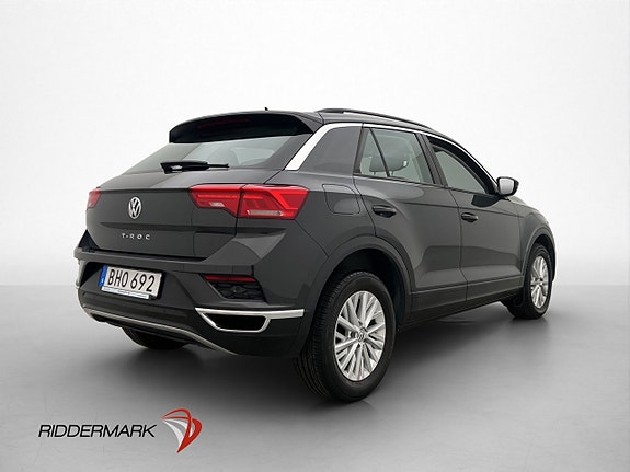 Volkswagen T-Roc 8 of 30