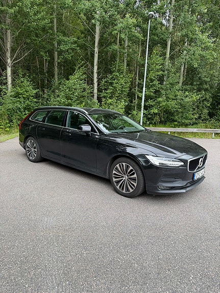 Volvo V90 2 of 9