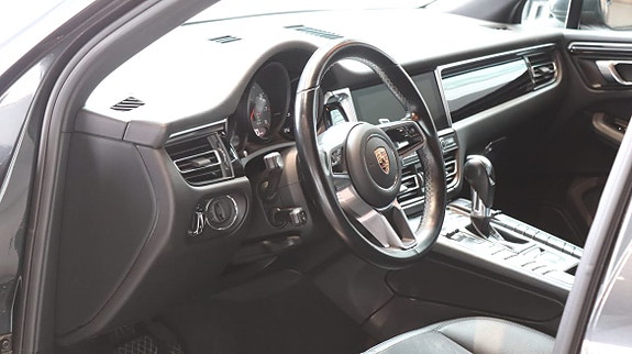 Porsche Macan S 8 of 9