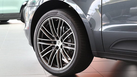 Porsche Macan S 9 of 9