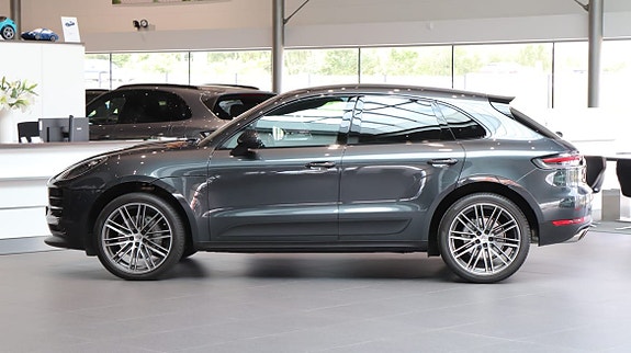 Porsche Macan S 6 of 9