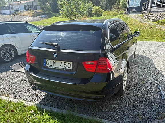 BMW 320d 3 of 7