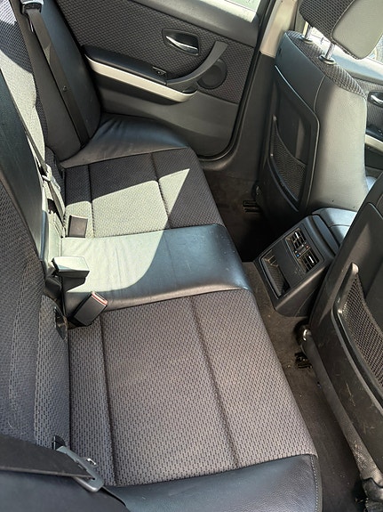BMW 320d 4 of 7