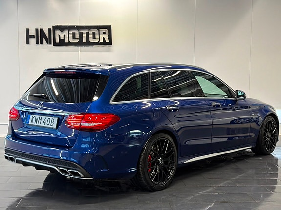 Mercedes-Benz C63 7 of 30
