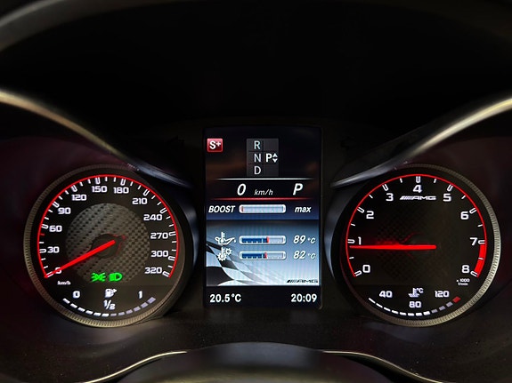 Mercedes-Benz C63 23 of 30