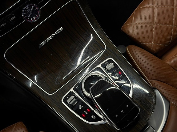 Mercedes-Benz C63 27 of 30
