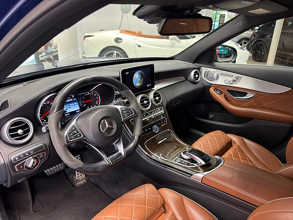Mercedes-Benz C63 14 of 30