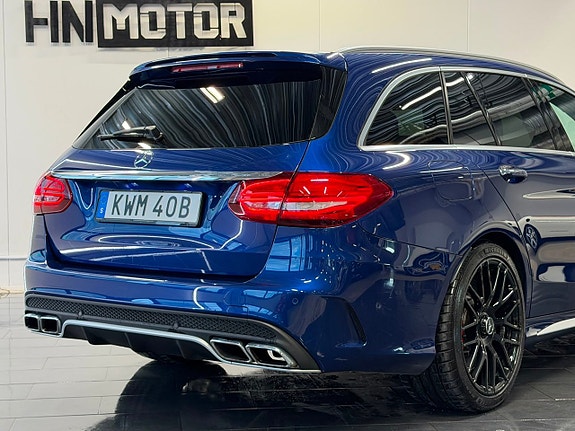 Mercedes-Benz C63 8 of 30