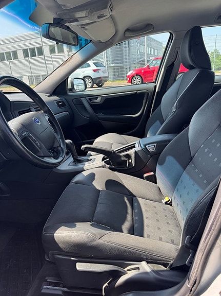 Volvo V70 12 of 20