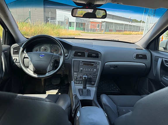 Volvo V70 16 of 20