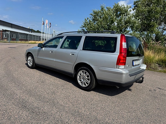 Volvo V70 4 of 20