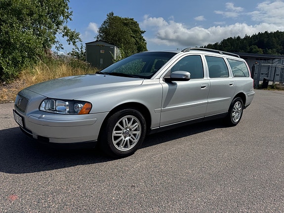 Volvo V70 2 of 20