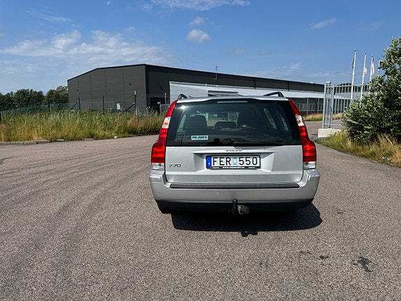 Volvo V70 6 of 20