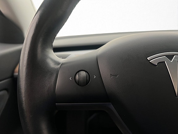 Tesla Model 3 13 of 30