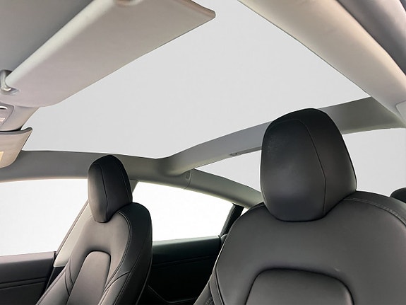 Tesla Model 3 14 of 30