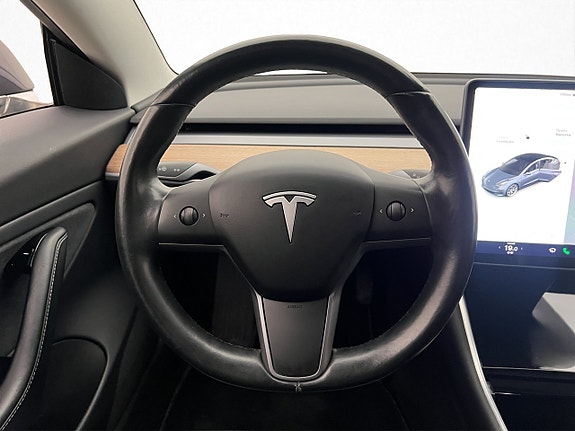 Tesla Model 3 16 of 30