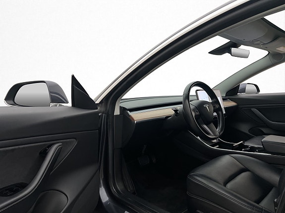 Tesla Model 3 11 of 30