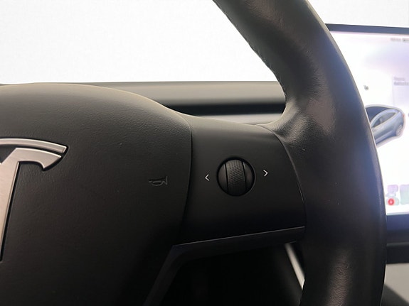 Tesla Model 3 17 of 30