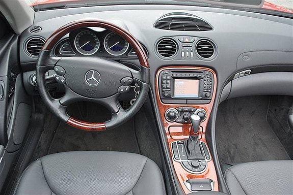 Mercedes-Benz SL500 3 of 8
