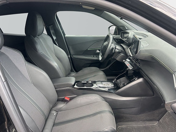 Peugeot 2008 9 of 15