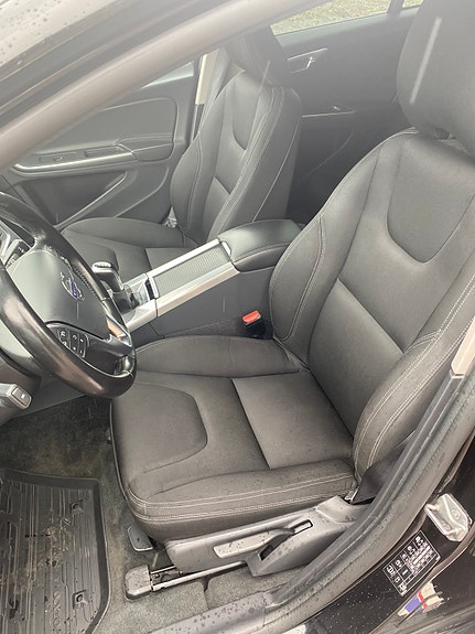 Volvo V60 14 of 30