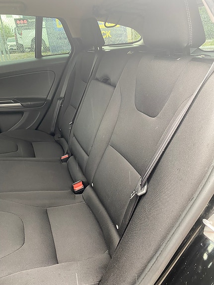 Volvo V60 17 of 30