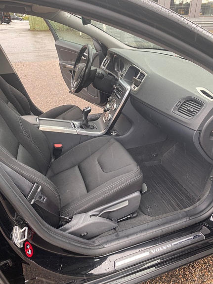 Volvo V60 26 of 30