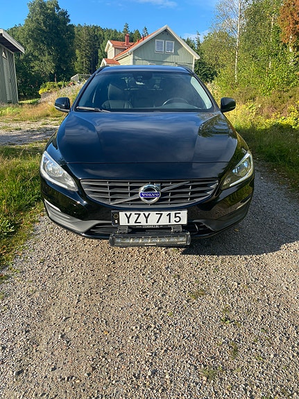 Volvo V60 2 of 30