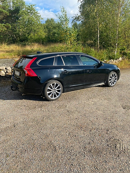 Volvo V60 8 of 30