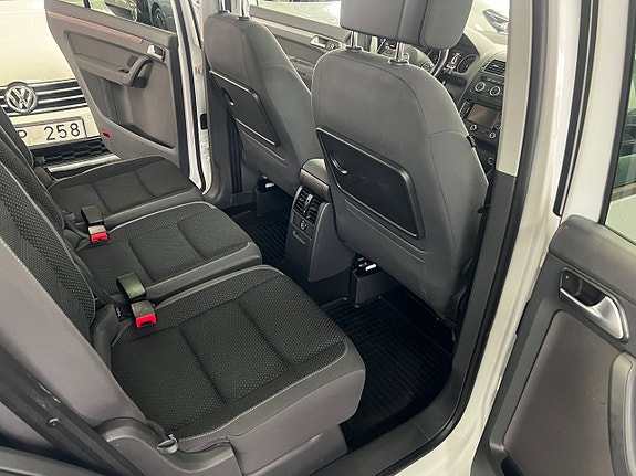Volkswagen Touran 10 of 18