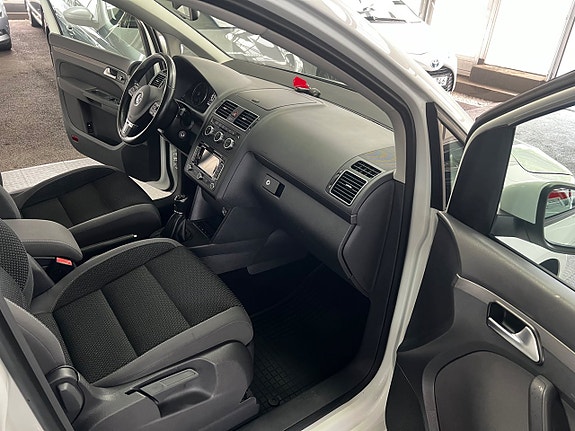 Volkswagen Touran 12 of 18