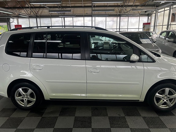 Volkswagen Touran 5 of 18