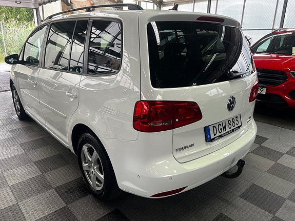Volkswagen Touran 3 of 18