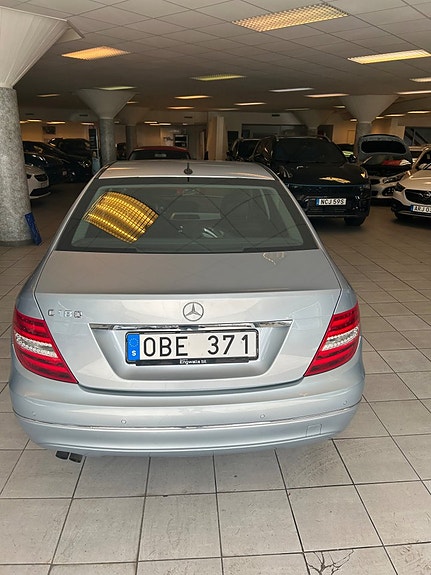 Mercedes-Benz C180 4 of 9