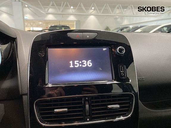 Renault Clio 13 of 16