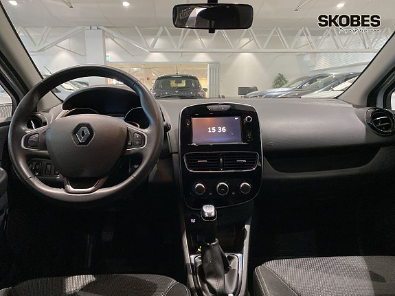 Renault Clio 11 of 16