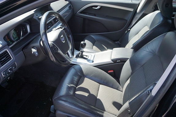 Volvo V70 18 of 25