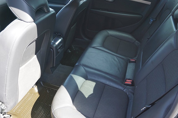 Volvo V70 5 of 25