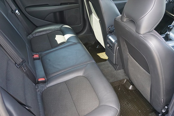 Volvo V70 7 of 25