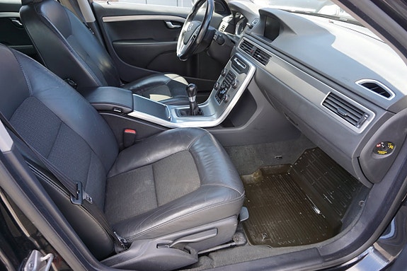 Volvo V70 10 of 25
