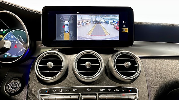 Mercedes-Benz GLC300 e 18 of 24
