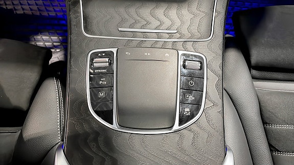 Mercedes-Benz GLC300 e 20 of 24