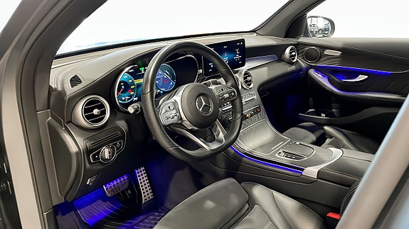 Mercedes-Benz GLC300 e 13 of 24