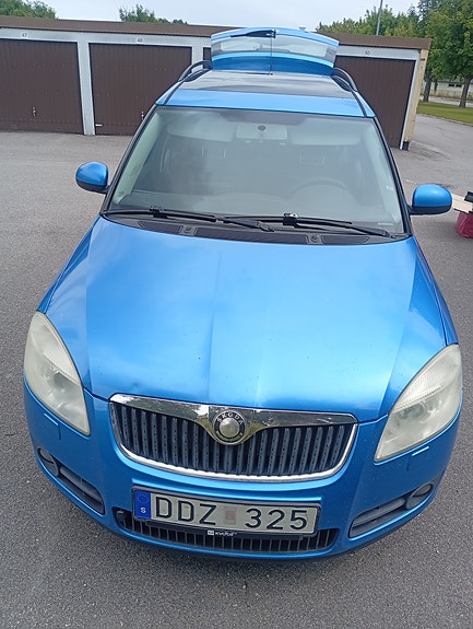 Skoda Roomster 2 of 8