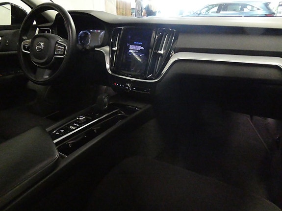 Volvo V60 13 of 25