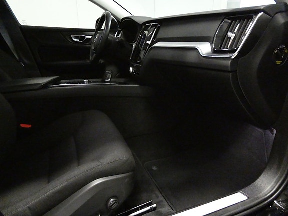 Volvo V60 14 of 25