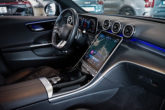 Mercedes-Benz C300 23 of 27