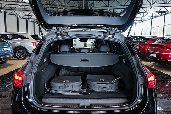 Mercedes-Benz C300 27 of 27