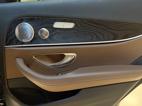 Mercedes-Benz E220 10 of 22